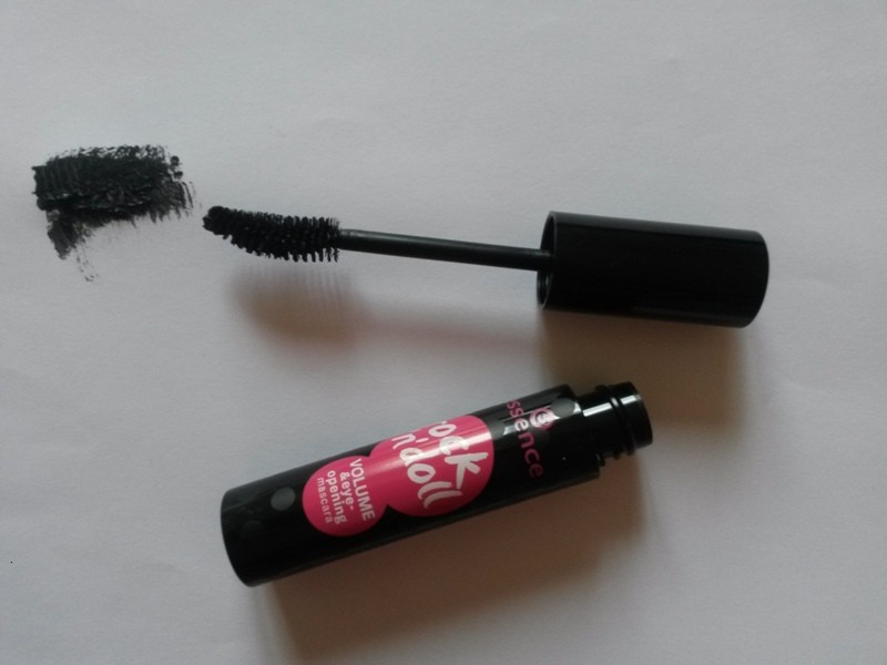 ClioMakeUp-recensione-essence-rock-n-doll-mascara-macro