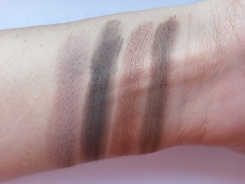 ClioMakeUp-recensione-palette-maybelline-the-nudes-swatch-2