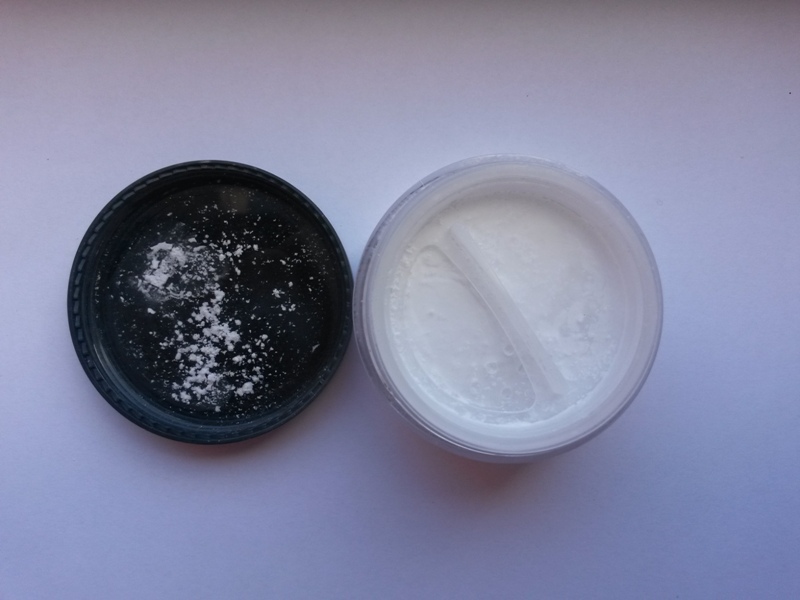 ClioMakeUp-recensione-translucent-mineral-powder-neve-cosmetics-cipria-hollywood-macro