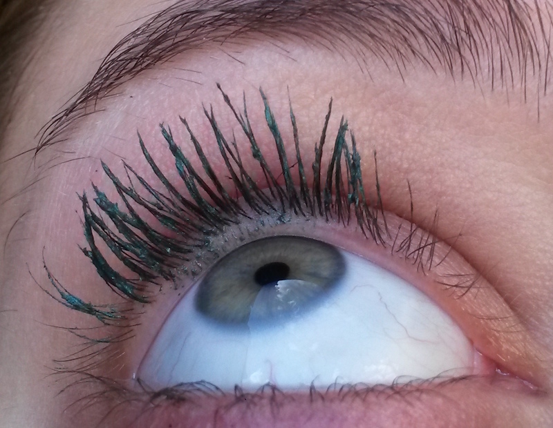 cliomakeup-recensione-mascara-colorati-shaka-14-verde