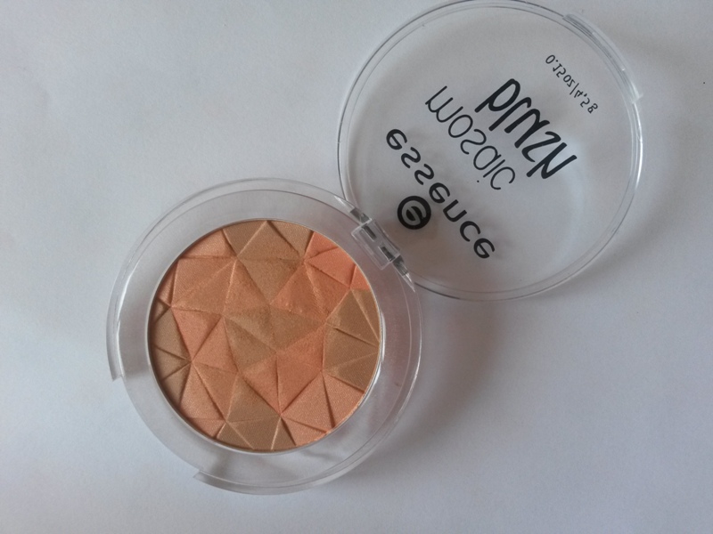 ClioMakeUp-recensione-essence-mosaic-blush-30-macro