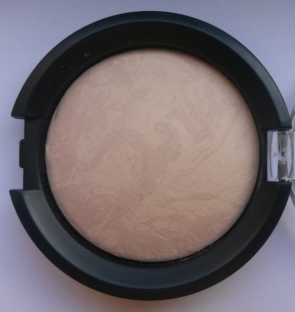ClioMakeUp-recensione-essence-pure-nude-powder-10-macro
