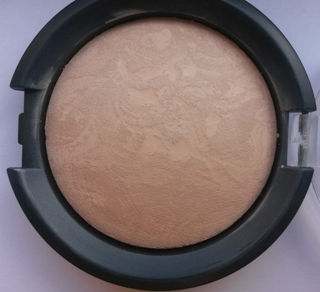 ClioMakeUp-recensione-essence-pure-nude-powder-20-macro