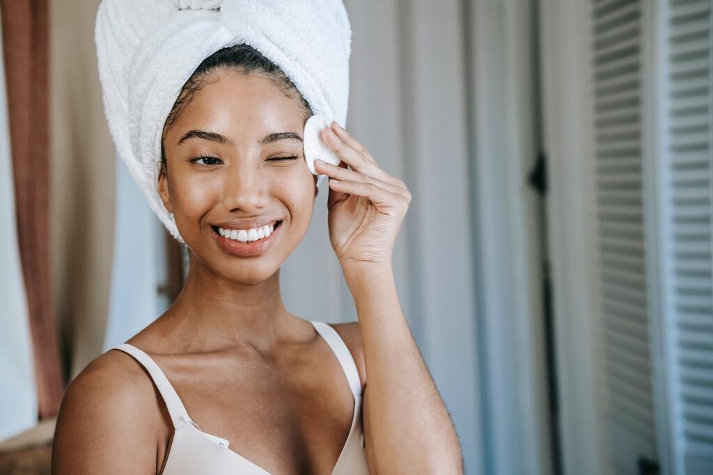 Come realizzare la pulizia del viso fai da te a casa per una pelle  rigenerata