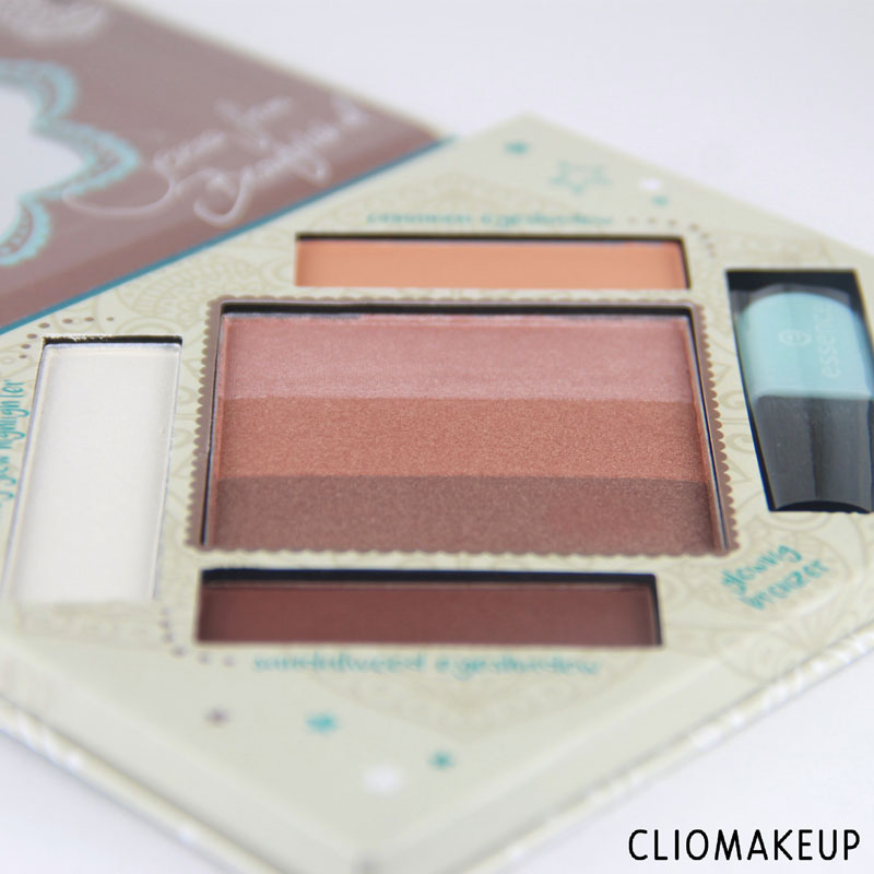 cliomakeup-recensione-the-glow-must-go-on-palette-essence-3