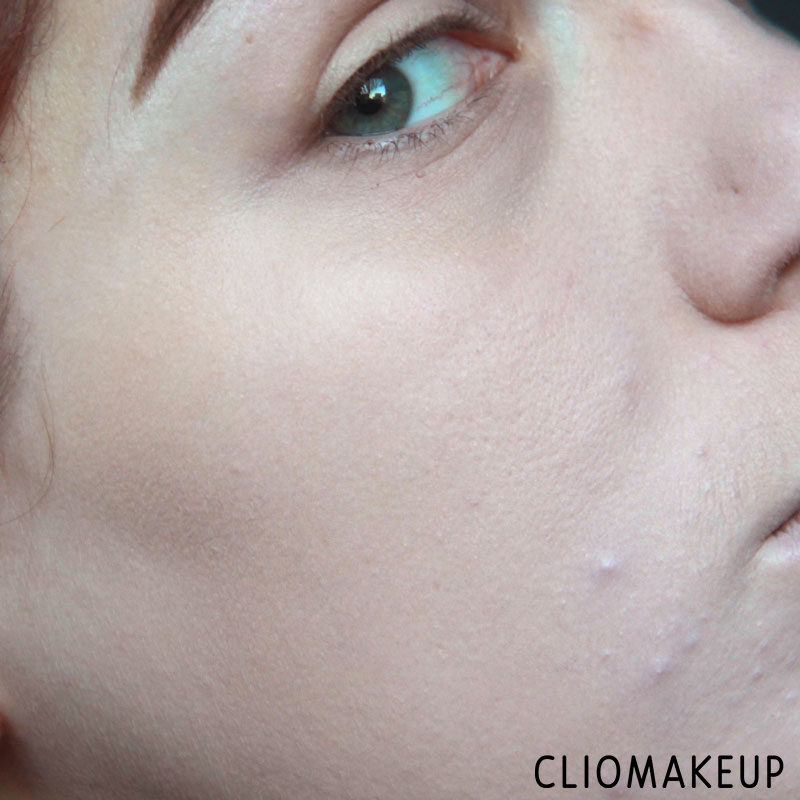 cliomakeup-recensione-fondotinta-camouflage-2-in-1-powder-e-make-up-essence-13