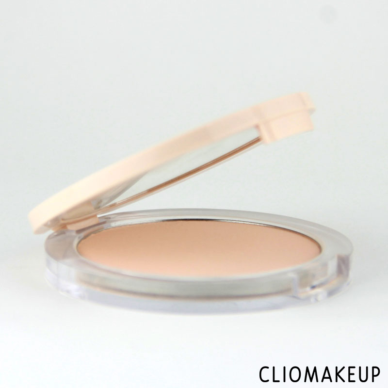 cliomakeup-recensione-fondotinta-camouflage-2-in-1-powder-e-make-up-essence-2