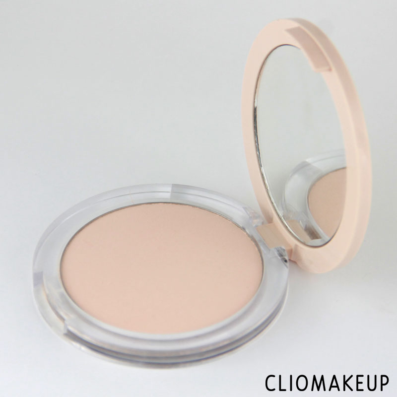 cliomakeup-recensione-fondotinta-camouflage-2-in-1-powder-e-make-up-essence-4