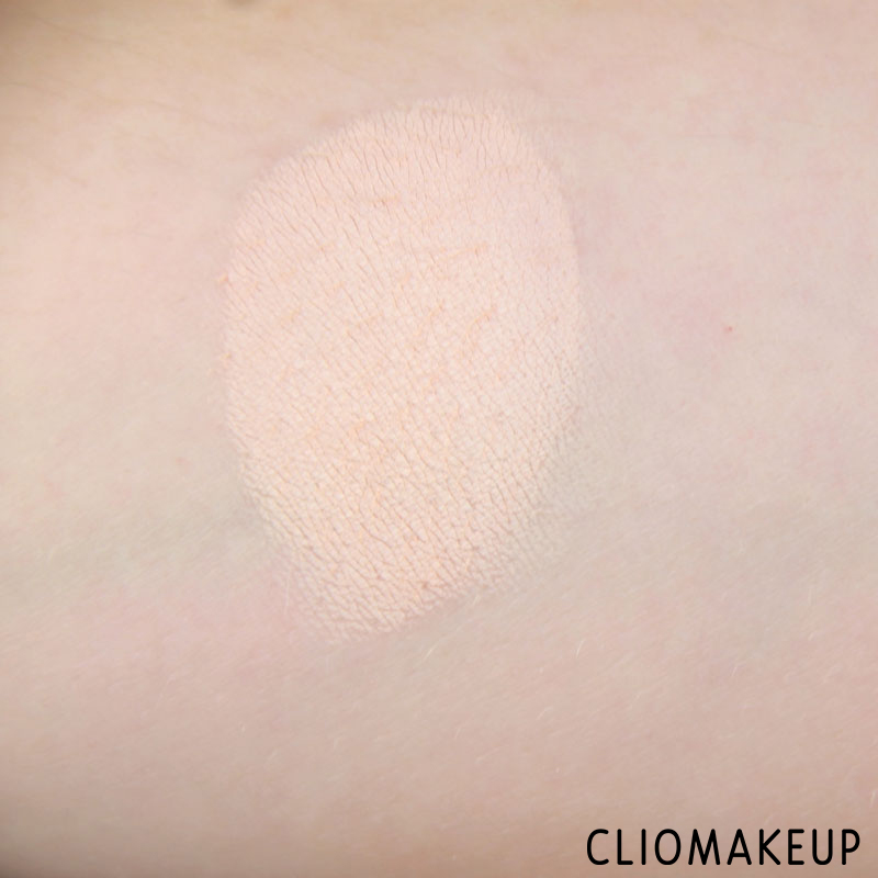 cliomakeup-recensione-fondotinta-camouflage-2-in-1-powder-e-make-up-essence-6