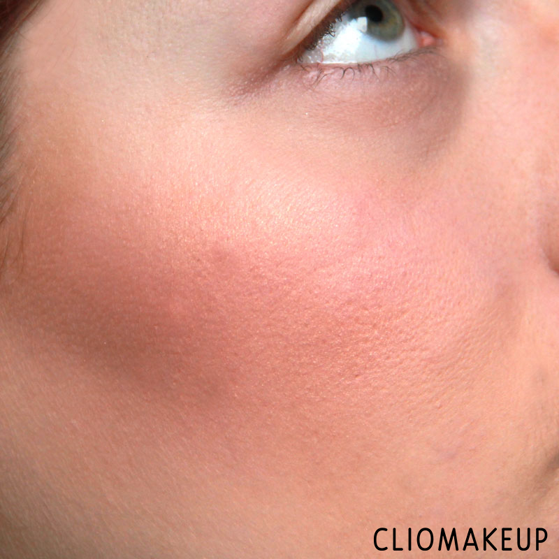 cliomakeup-recensione-cipria-bronzer-blush-the-balm-15