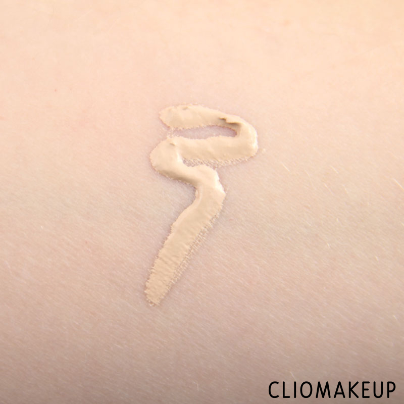 cliomakeup-recensione-correttore-gotcha-covered-concealer-nyx-6