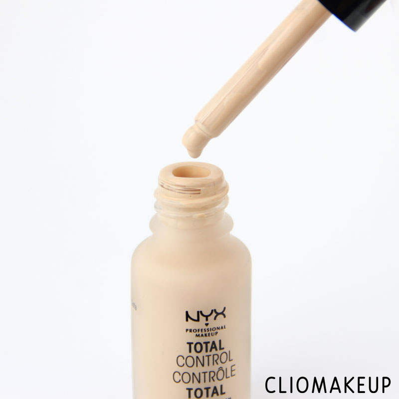 cliomakeup-recensione-fondotinta-total-control-nyx-4