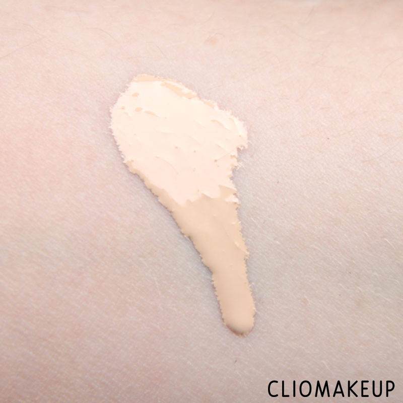 cliomakeup-recensione-fondotinta-total-control-nyx-5