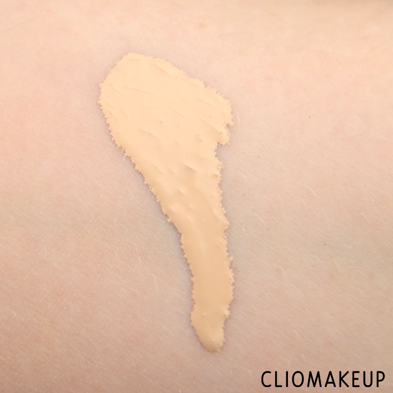 cliomakeup-recensione-fondotinta-total-control-nyx-6