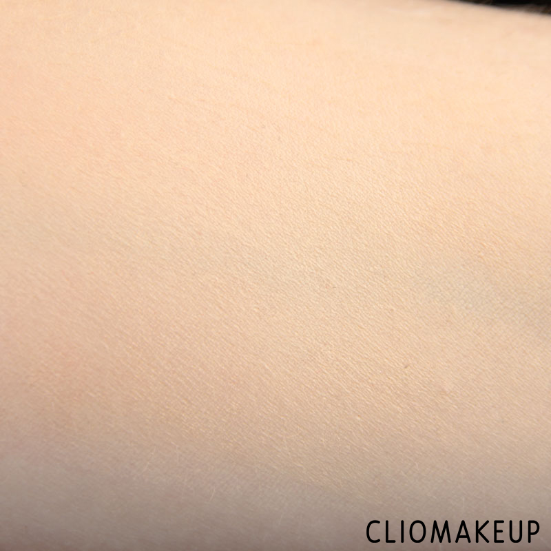 cliomakeup-recensione-fondotinta-total-control-nyx-8