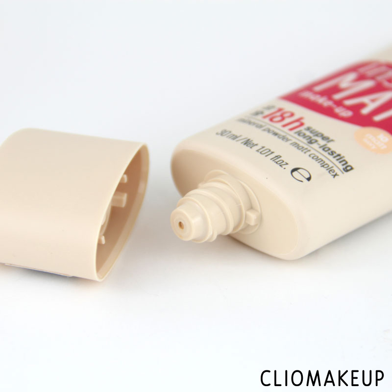 cliomakeup-recensione-fondotinta-instant-matt-make-up-essence-3