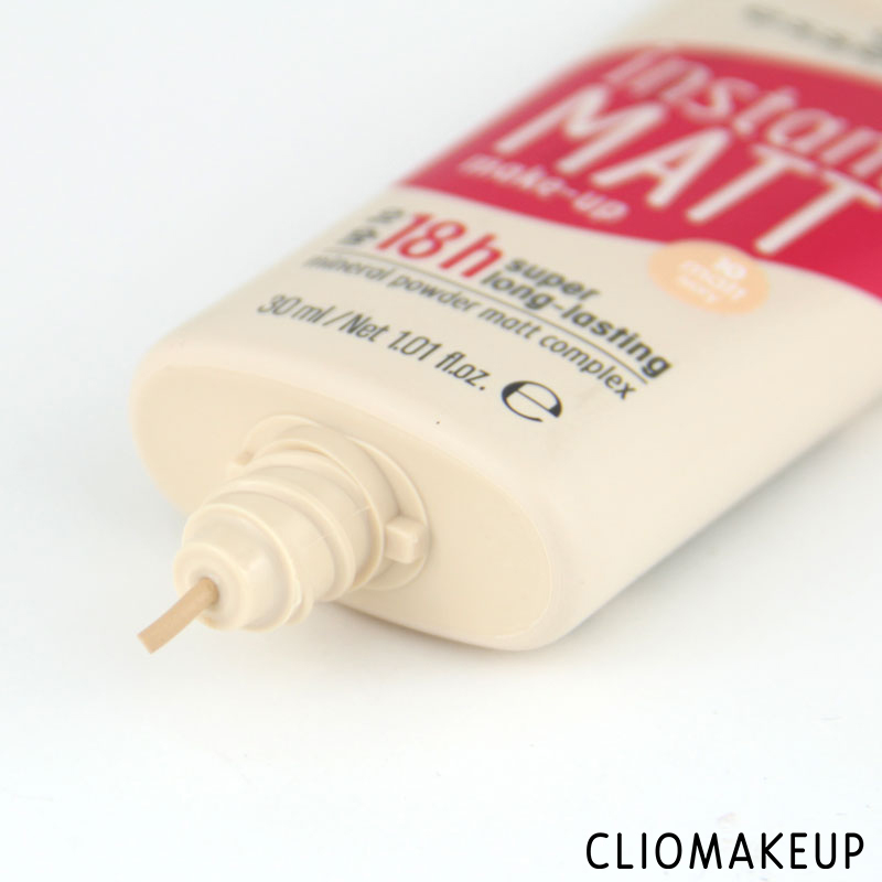 cliomakeup-recensione-fondotinta-instant-matt-make-up-essence-4