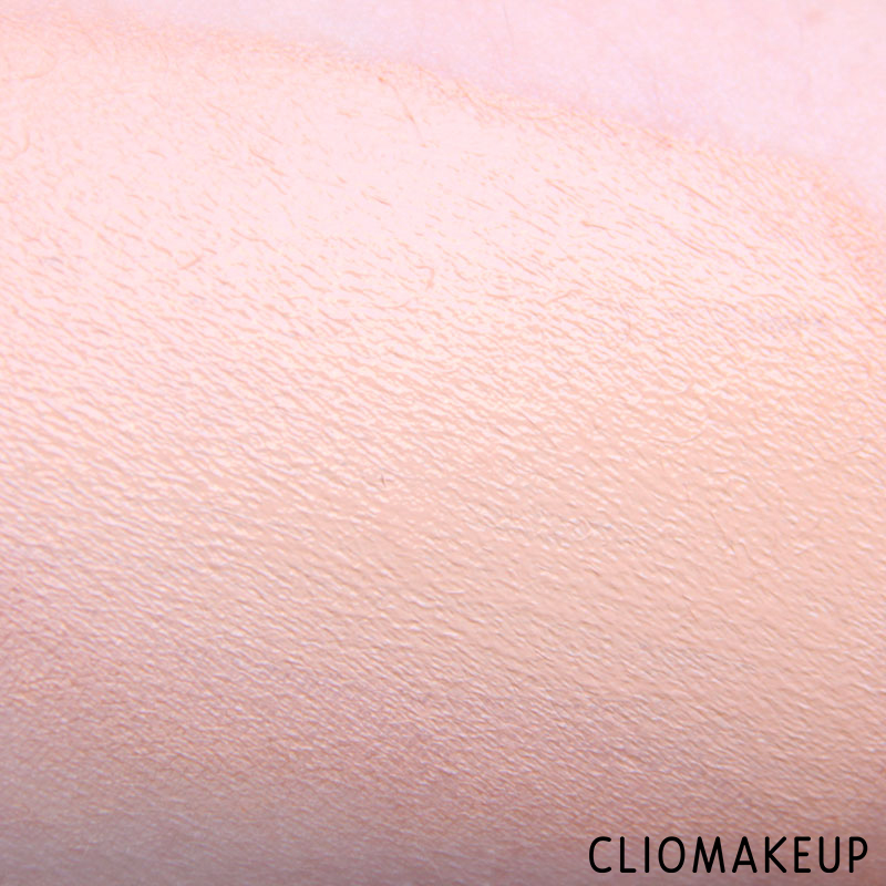 cliomakeup-recensione-fondotinta-instant-matt-make-up-essence-7