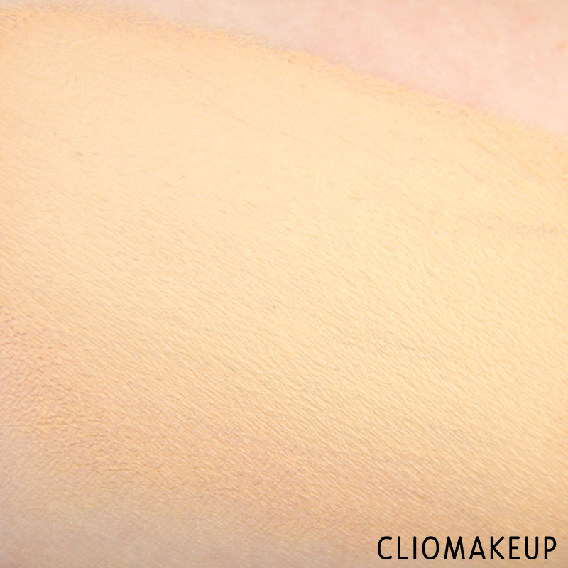 cliomakeup-recensione-fondotinta-instant-matt-make-up-essence-8