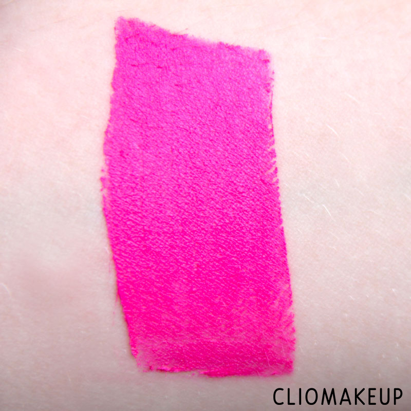 cliomakeup-recensione-rossetto-active-fluo-neon-lipstick-kiko-6