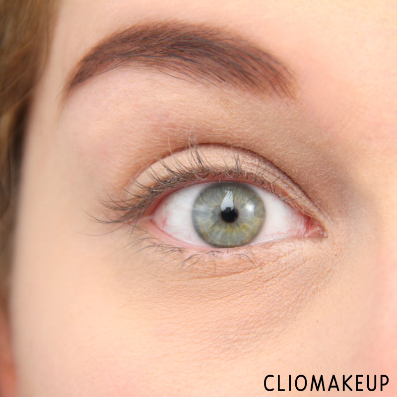 cliomakeup-recensione-cipria-brighten-up-banana-powder-essence-11