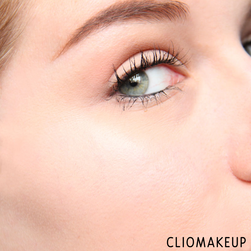 cliomakeup-recensione-cipria-brighten-up-banana-powder-essence-12