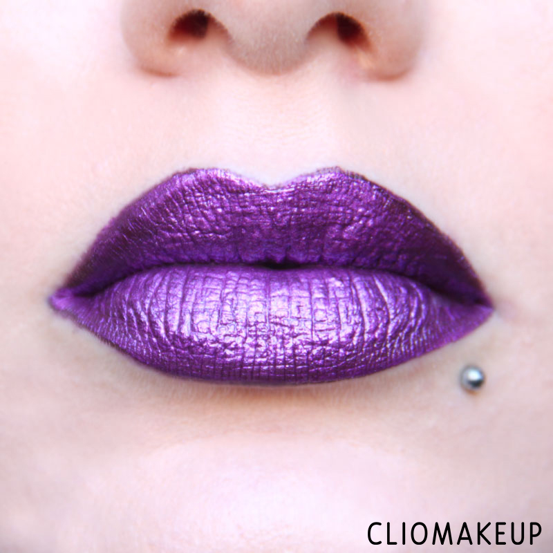 cliomakeup-recensione-rossetti-metal-shock-lip-paint-essence-14
