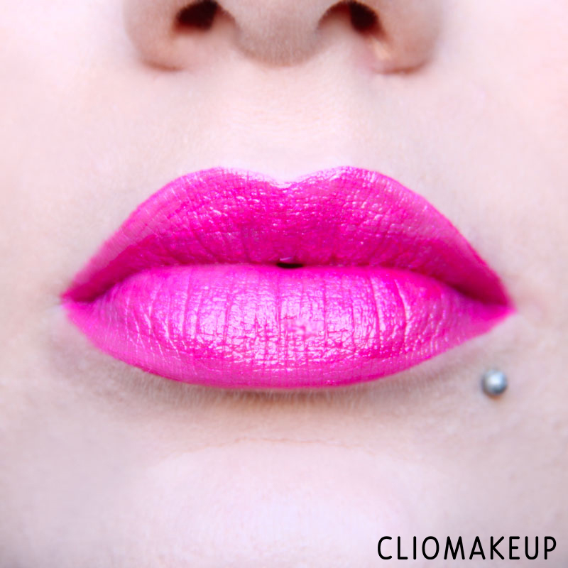 cliomakeup-recensione-rossetti-metal-shock-lip-paint-essence-15