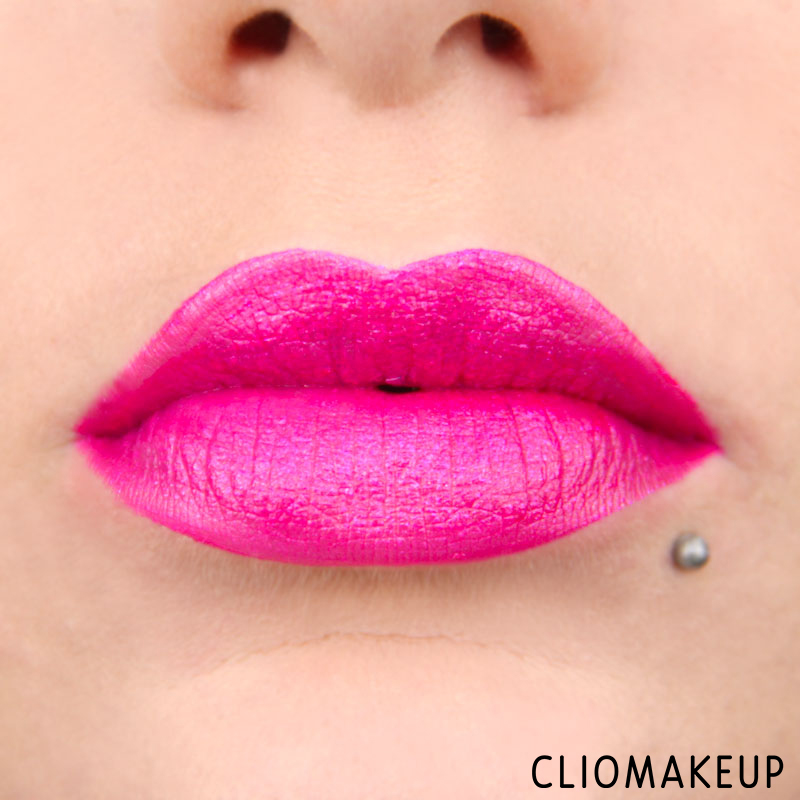 cliomakeup-recensione-rossetti-metal-shock-lip-paint-essence-16