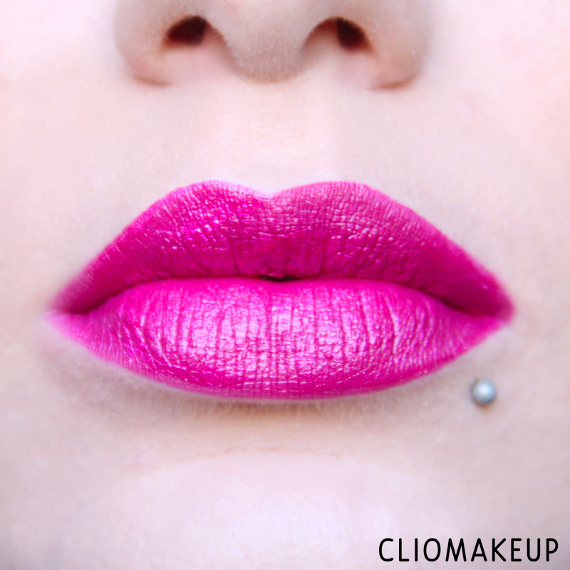 cliomakeup-recensione-rossetti-metal-shock-lip-paint-essence-17