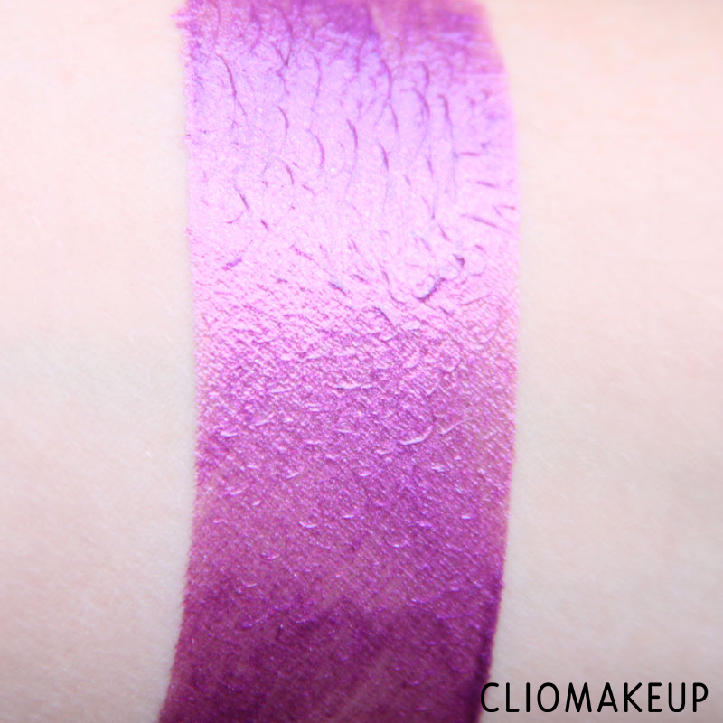 cliomakeup-recensione-rossetti-metal-shock-lip-paint-essence-6