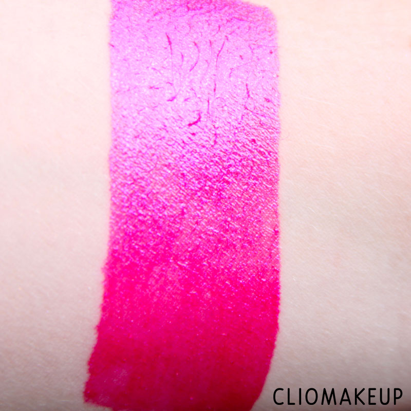 cliomakeup-recensione-rossetti-metal-shock-lip-paint-essence-8
