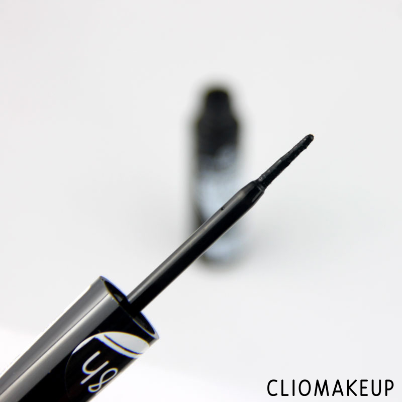 cliomakeup-recensione-super-last-eyeliner-deep-black-essence-5