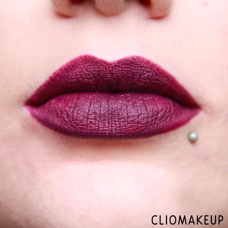 cliomakeup-recensione-pastello-labbra-gloss-neogothic-collection-neve-cosmetics-16