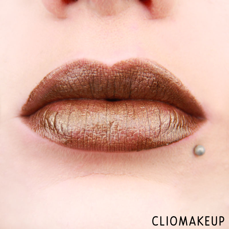 cliomakeup-recensione-pastello-labbra-gloss-neogothic-collection-neve-cosmetics-19