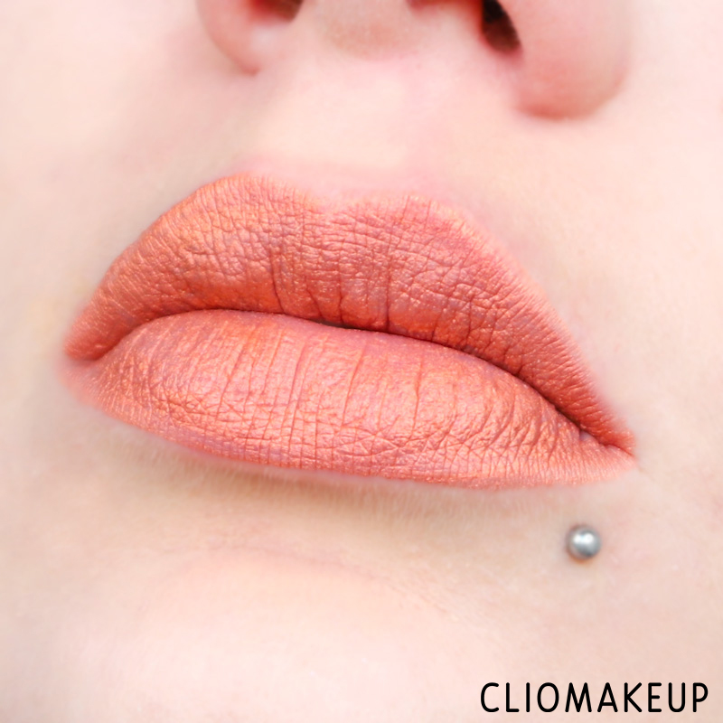 cliomakeup-recensione-rossetti-liquidi-fluid-metallic-mat-lipstick-deborah-13