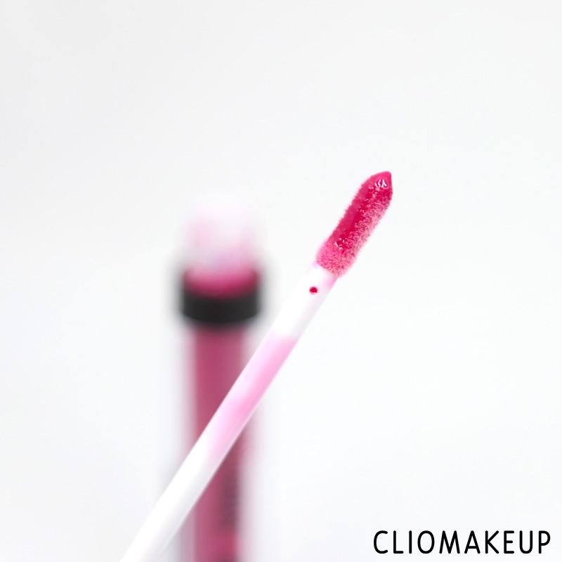 cliomakeup-recensione-gloss-kissmy-lips-lipgloss-volume-effect-debby-4