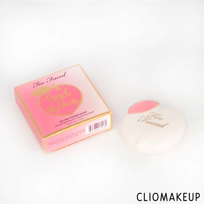 cliomakeup-recensione-blush-too faced-peach-my-cheeks-melting-powder-blush-4