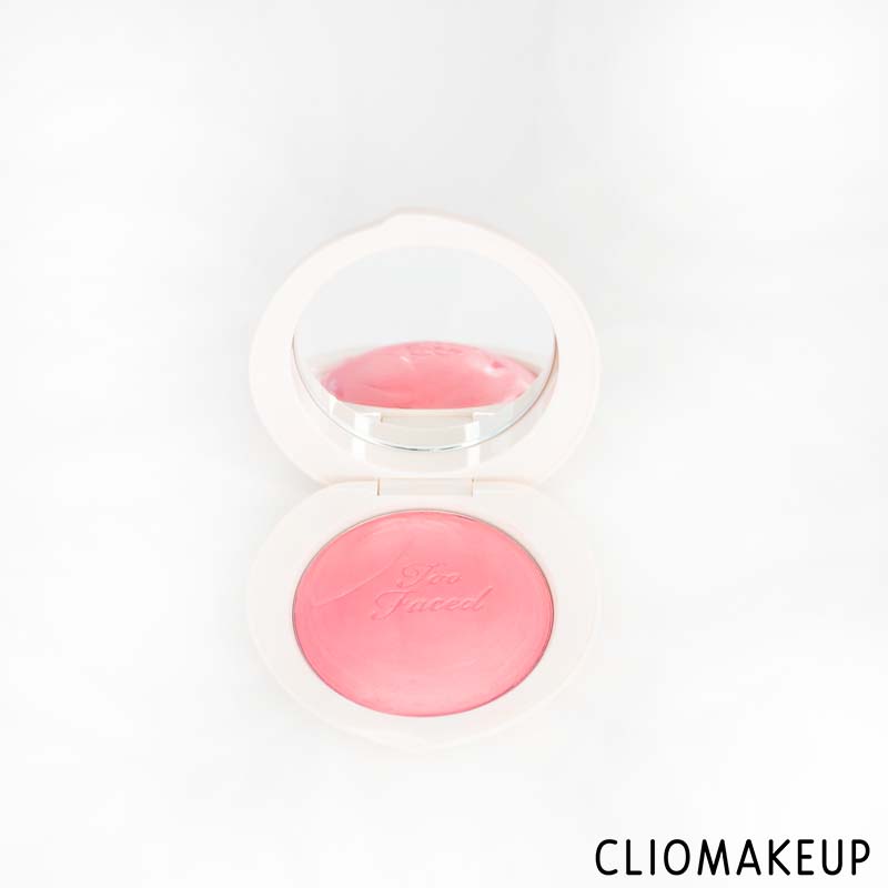 cliomakeup-recensione-blush-too faced-peach-my-cheeks-melting-powder-blush-5