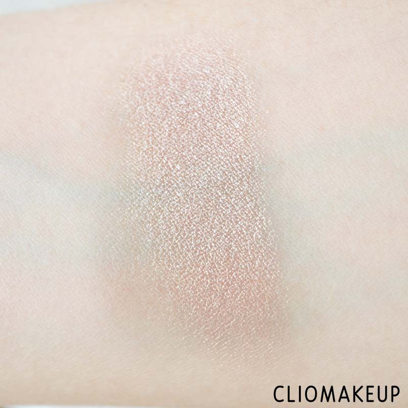 cliomakeup-recensione-illuminante-kiko-gold-waves-highlighter-6