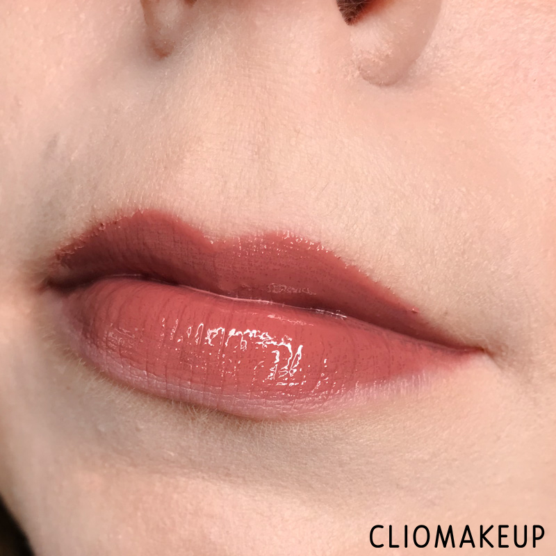 cliomakeup-recensione-liquid-lipstick-essence-colour-boost-vinylicious-11