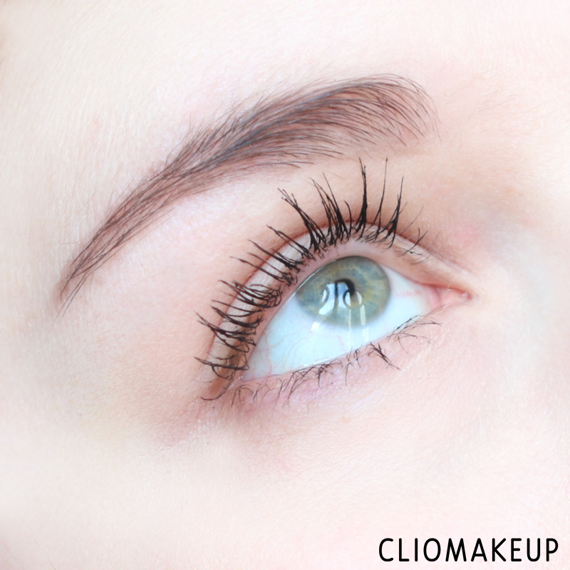 cliomakeup-recensione-mascara-kiko-green-me-volume-mascara-12