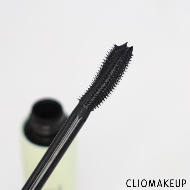 cliomakeup-recensione-mascara-kiko-green-me-volume-mascara-5