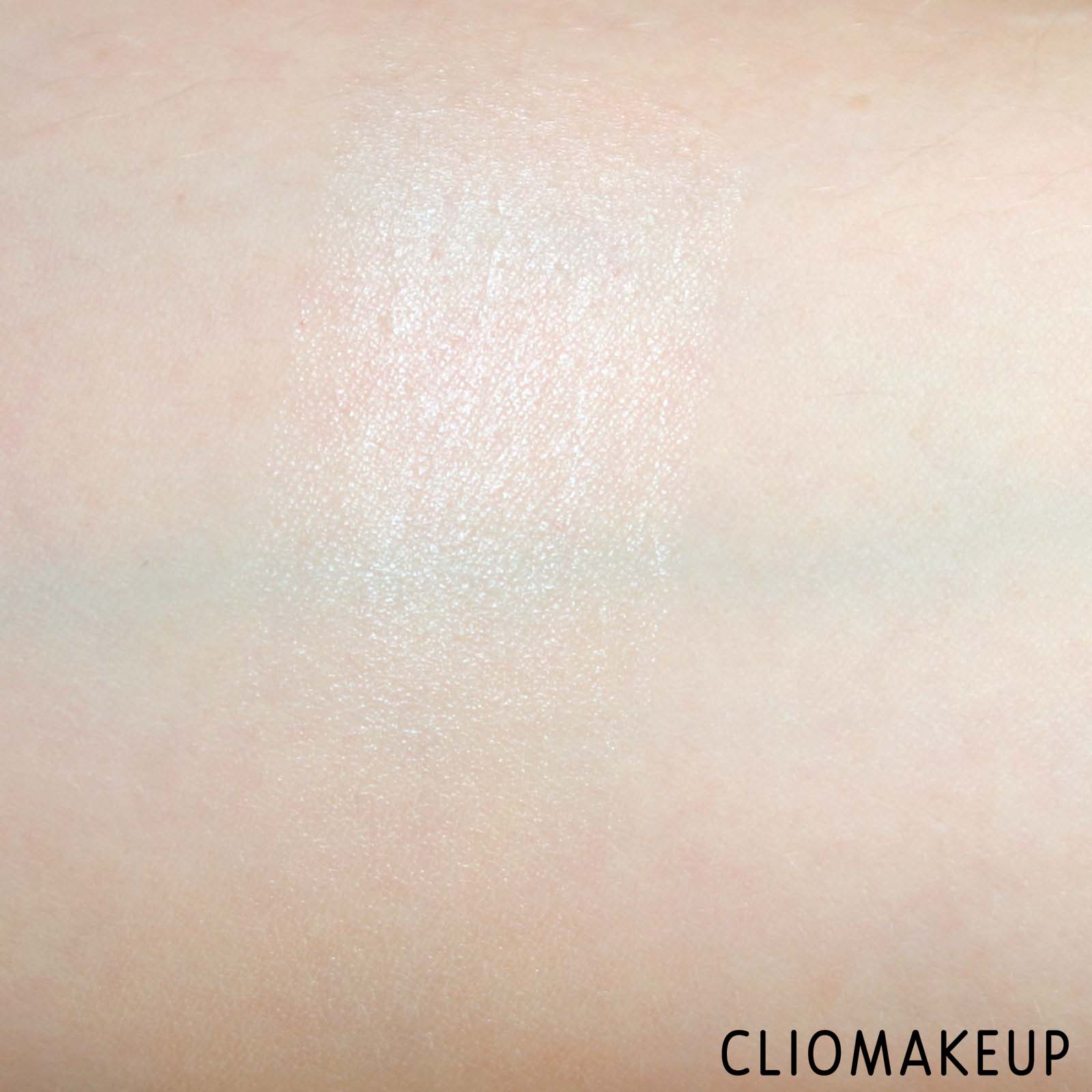 cliomakeup-recensione-balsamo-labbra-cien-lip-balm-shiny-pearl-7