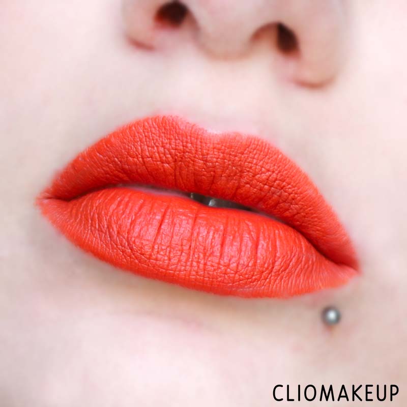 cliomakeup-recensione-balsamo-labbra-eos-lip-balm-lemon-twist-12