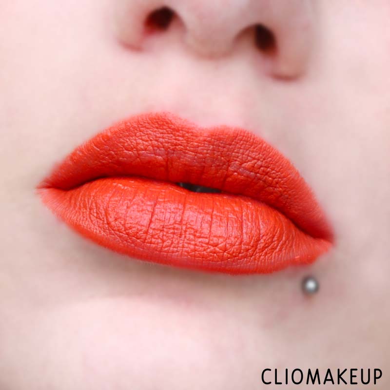 cliomakeup-recensione-balsamo-labbra-eos-lip-balm-lemon-twist-15