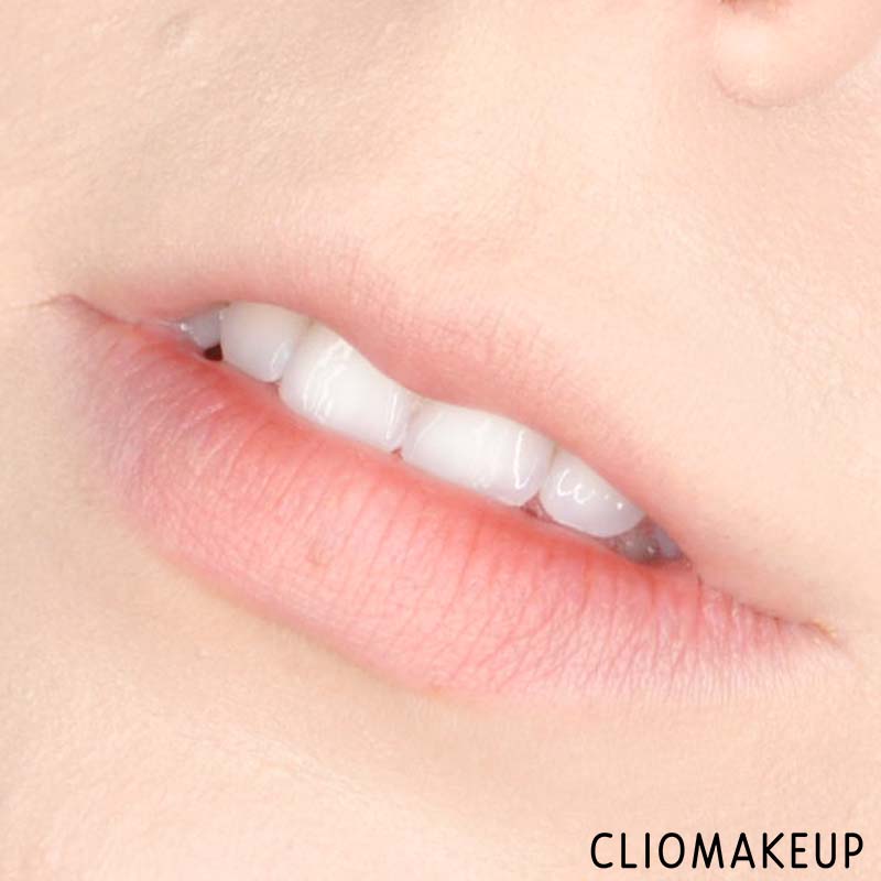 cliomakeup-recensione-balsamo-labbra-lavera-basis-sensitiv-lip-balm-9