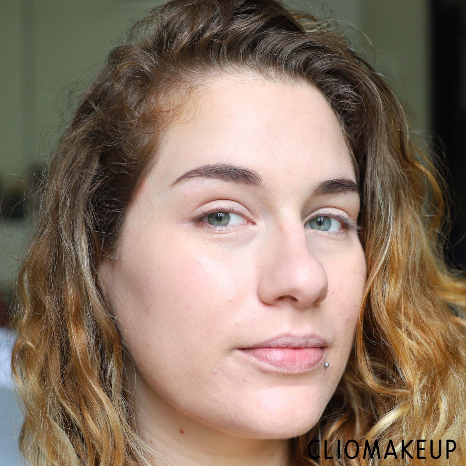 cliomakeup-recensione-fondotinta-kat-von-d-lock-it-foundation-12