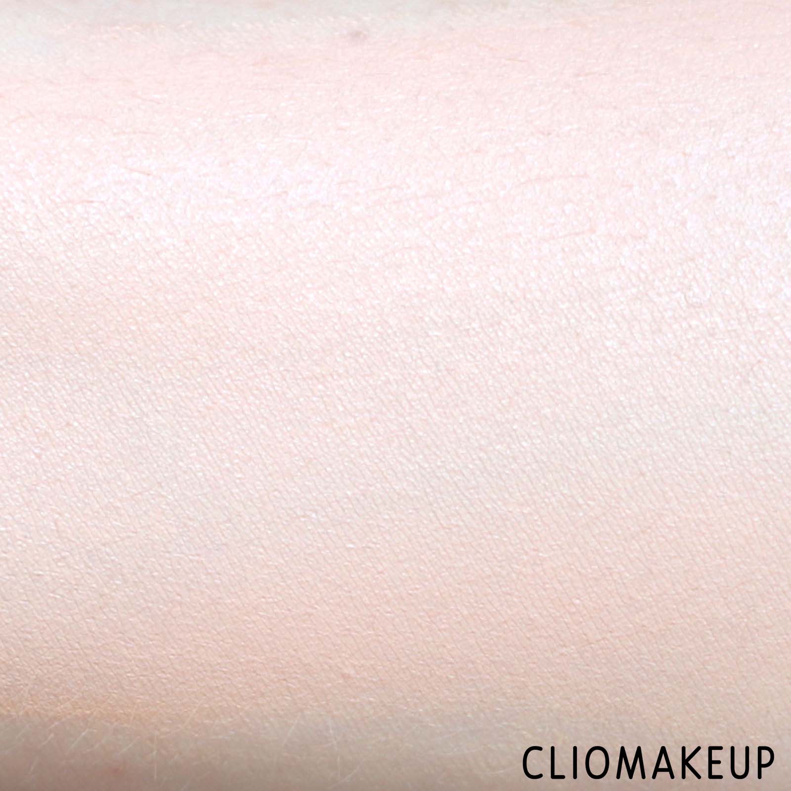 cliomakeup-recensione-fondotinta-kat-von-d-lock-it-foundation-8