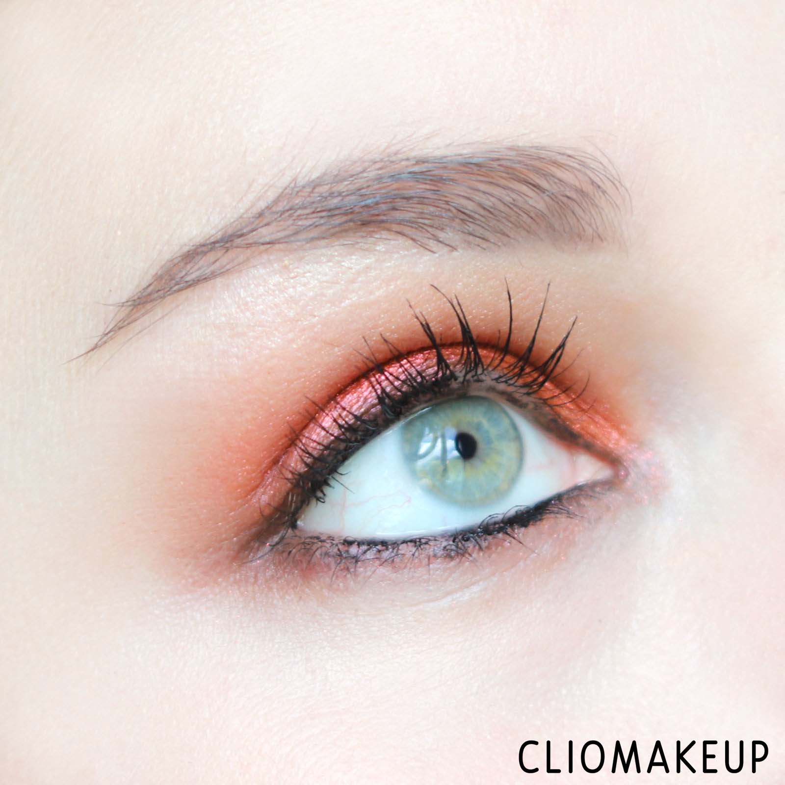 cliomakeup-recensione-ombretti-pupa-summer-in-la-holo-eyeshadow-10